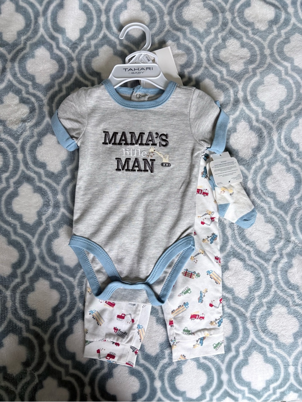 NWT Tahari Gray & Blue Bodysuit, Hat, & Socks Set Construction Print Size 6 mo